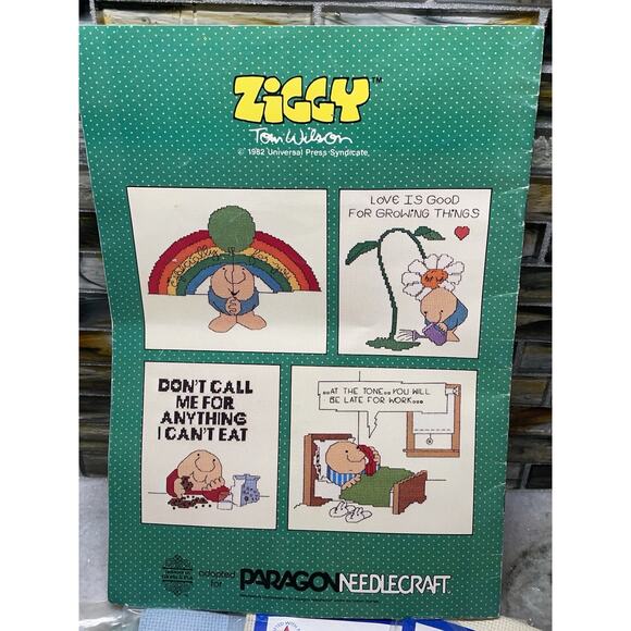 Vintage Lot 1980s Ziggy Designs Counted Cross Stitch Book, Fabric USA Made - Picture 5 of 8